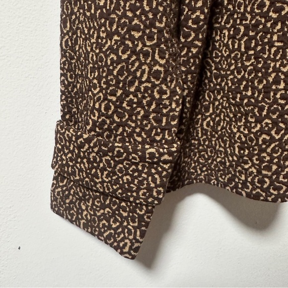Ann Taylor Brown Animal Print Jacquard Button Cuff Top Women’s Size Small NWT - Picture 7 of 14
